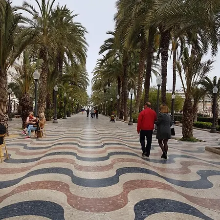 Centric Mercado Хостел Аликанте