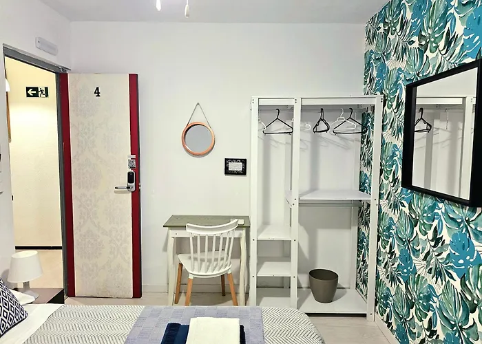 Centric Mercado Hostel *